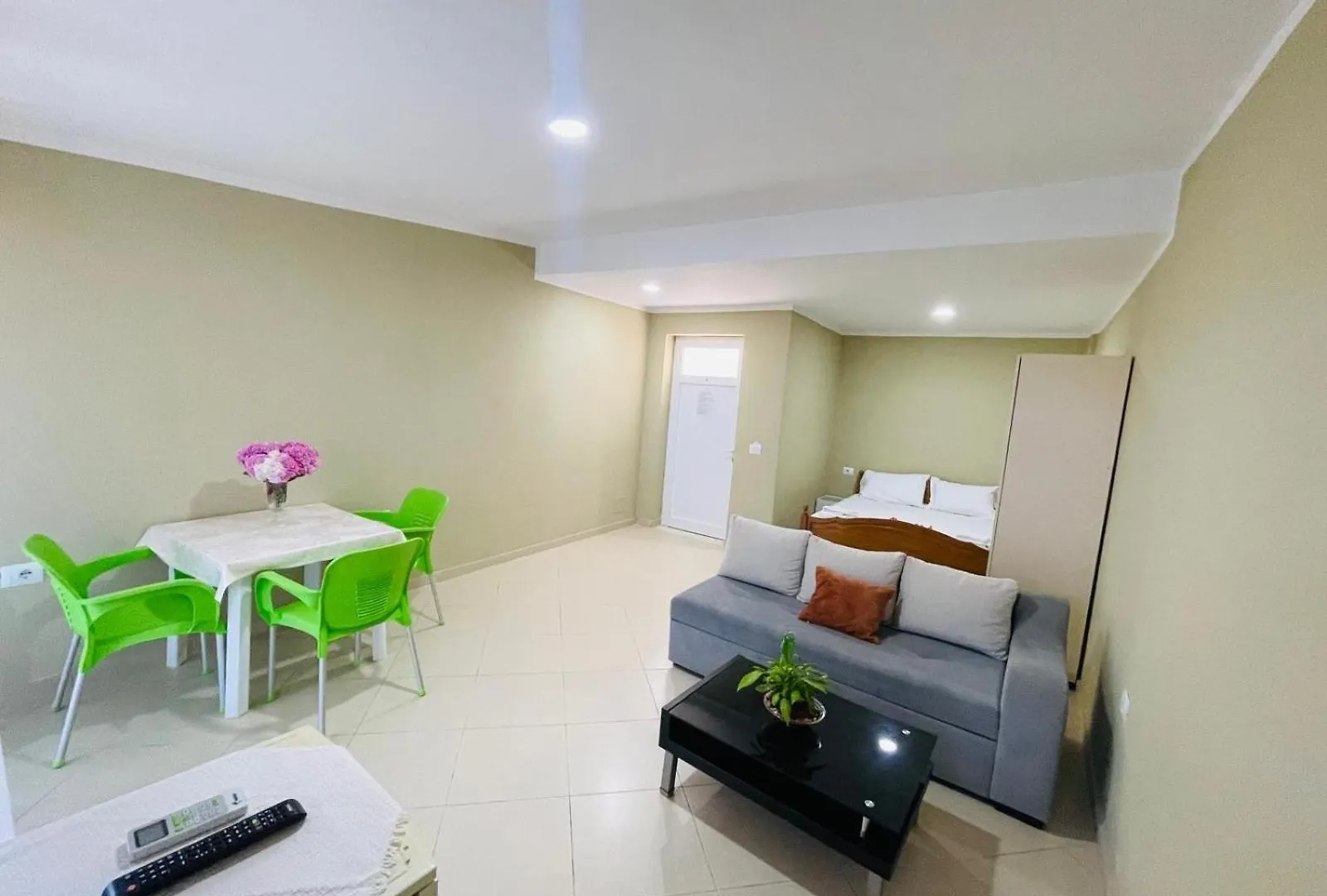 Donald Hotel Vlorë